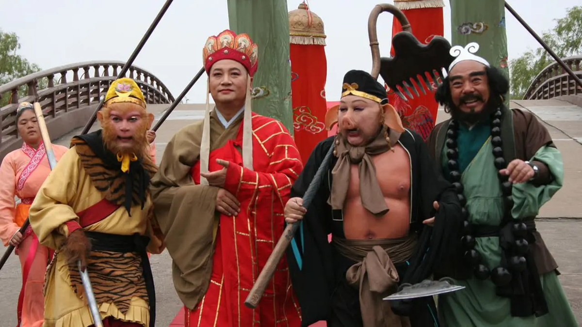 Trong các tác phẩm về Tôn Ngộ Không sau này, trang phục của hắn luôn gắn liền với chiếc áo khoác da hổ, là một biểu tượng đặc trưng của nhân vật này.