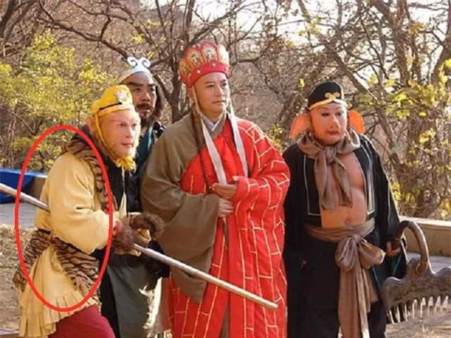 Có quan điểm cho rằng Tôn Ngộ Không có thể là hiện thân của vị thần này, với sự thông minh, tài giỏi nhưng cũng nóng nảy và háo thắng.