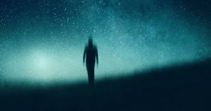 Những nhân chứng kể lại rằng họ đã thấy sinh vật bí ẩn này di chuyển vào ban đêm ở gần đó, và các nhà khoa học đã phát hiện dấu vết và chất lạ tại hiện trường.