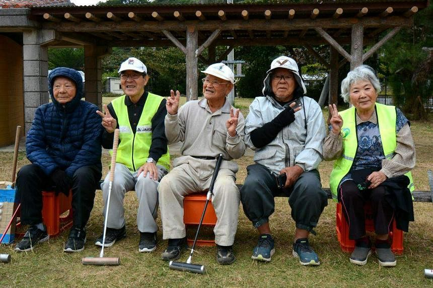 Bat ngo lang truong tho, 80 tuoi van la 'thanh nien'