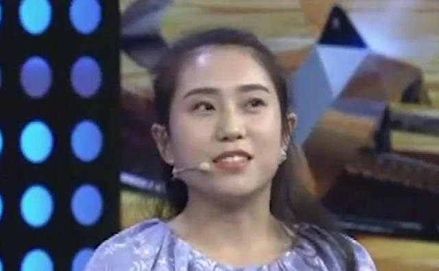 Cô gái tên Han từ Sơn Tây, Trung Quốc, làm nghề trang điểm và tham gia chương trình thẩm định cổ vật. Cô mua một miếng ngọc cổ để tặng bà nội, nhưng trước khi bà nhận được, bà đã qua đời.