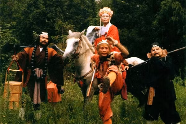 Điều này là hợp lý và phù hợp với vai trò của Quan Thế Âm trong hành trình thỉnh kinh của Đường Tăng.