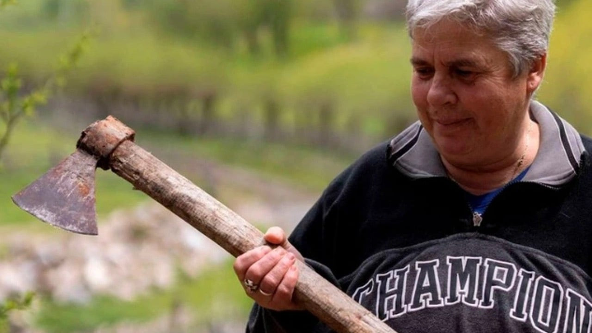 Nguoi phu nu giu trinh tiet toi 58 tuoi, tu choi 15 lan cau hon
