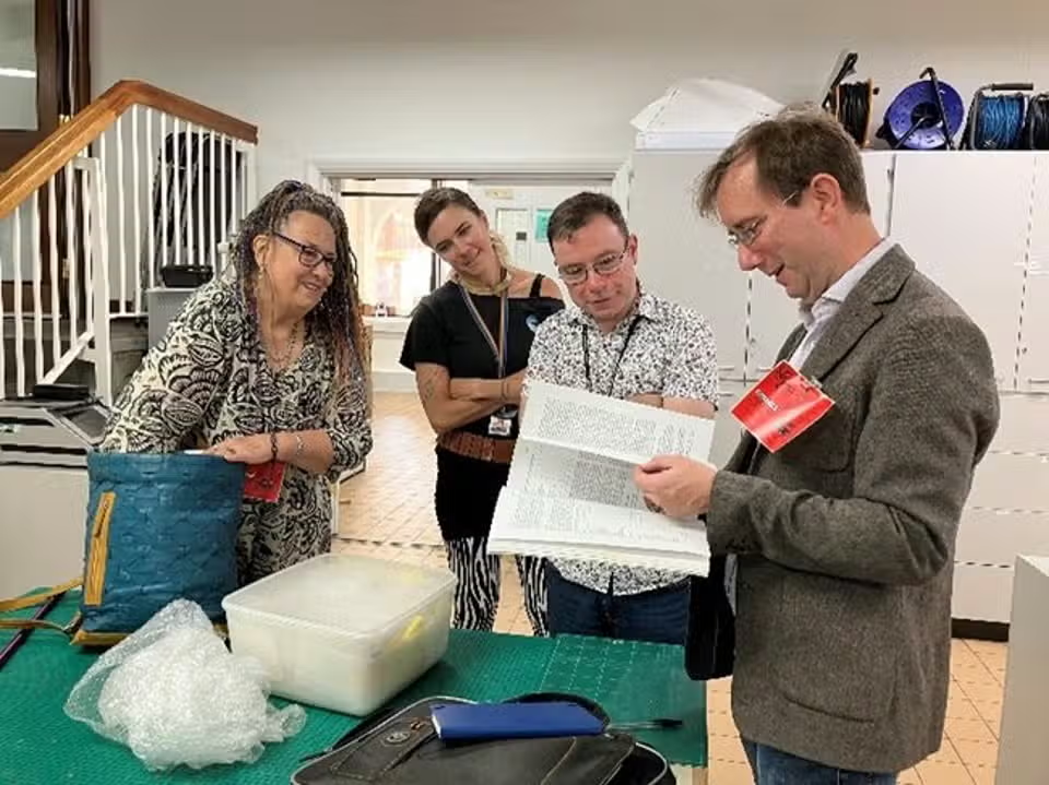 Giám tuyển Douglas Russell của bảo tàng cho biết mặc dù có nhiều quả trứng cổ hơn có chất lỏng bên trong, đây có thể là quả trứng cổ nhất và mỏng manh nhất được phát hiện. Để bảo quản, có thể cần đục một lỗ nhỏ trên quả trứng để lấy chất lỏng bên trong ra và tìm hiểu thêm về loài đẻ ra nó.