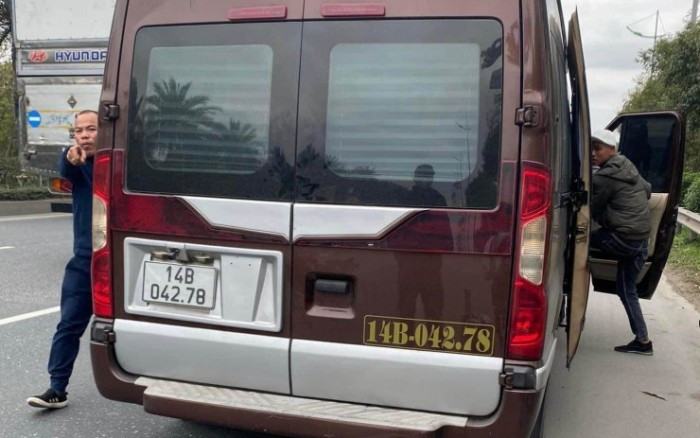 Thieu tuong Dinh Van Noi noi gi vu xe khach bi to bo roi khach?