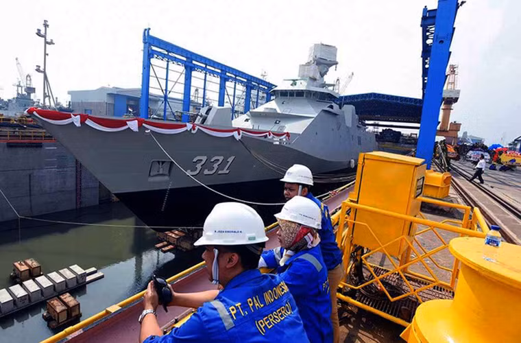 Theo một số nguồn tin, đến thời điểm hiện tại KRI RE Martadinata (331) đã hoàn thành 85% công việc chế tạo. Sau khi hạ thủy, người ta sẽ tiếp tục hoàn thiện kiến trúc thượng tầng, lắp đặt thêm các trang bị vũ khí trước khi ra biển thử nghiệm.