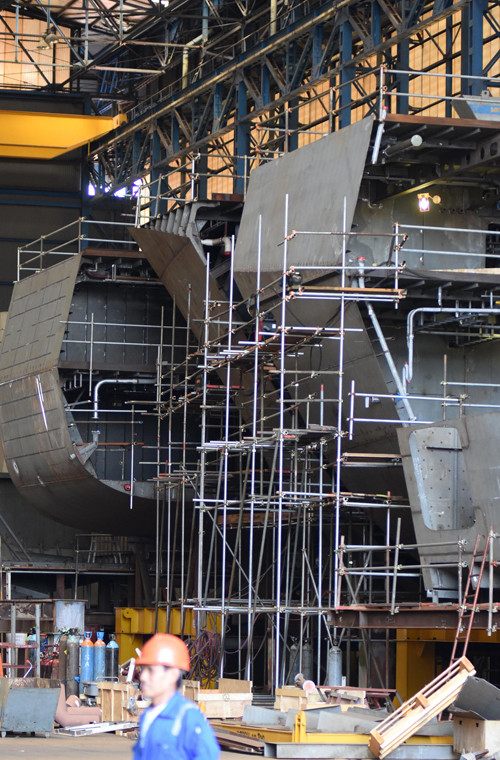 KRI RE Martadinata (331) thuộc lớp Sigma 10514 được khởi đóng tháng 1/2014 tại nhà máy đóng tàu của PT PAL.