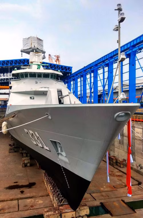 Chiến hạm Sigma 10514 có chiều dài 105,11m, rộng 14,02m, mớn nước 3,75m, lượng giãn nước 2.365 tấn.