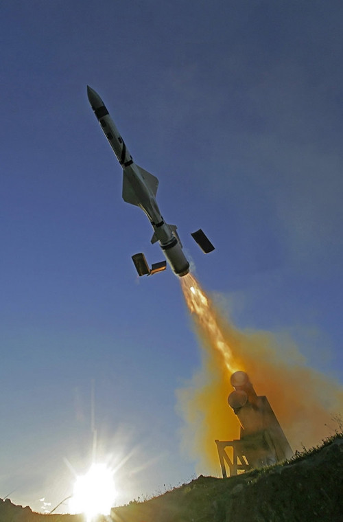 Tàu chiến Sigma 10514 KRI RE Martadinata (331) sẽ vẫn dùng tên lửa chống hạm MM40 Exocet Block II có tầm bắn 70km thay vì loại Block III tầm 180km.