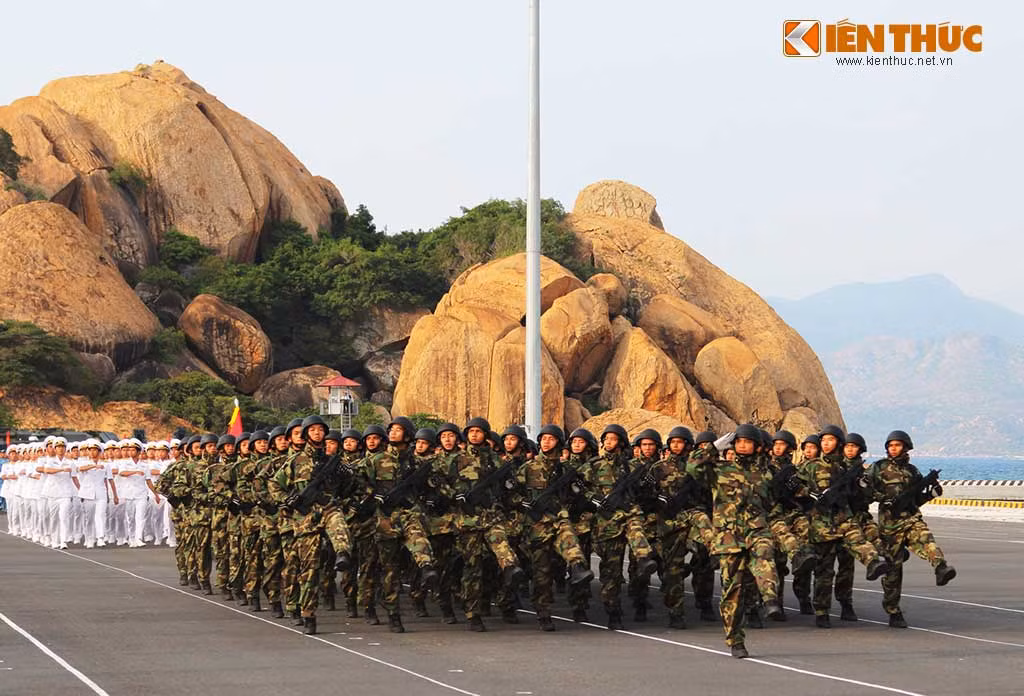 Lực lượng Hải quân đánh bộ trong đội hình diễu duyệt.