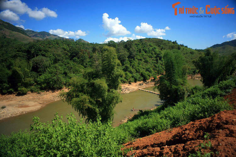 Đến thế kỷ thứ 10, một đoạn sông Mã đã được Vua Lê Đại Hành tổ chức khơi thông tạo tuyến kênh Nhà Lê, là tuyến giao thông đường thủy trọng yếu nối từ kinh đô Hoa Lư tới biên giới đất nước thời đó ở Đèo Ngang.