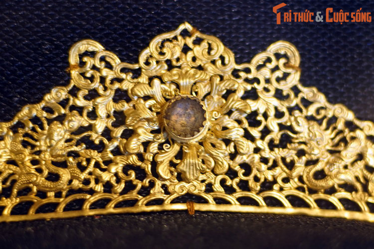 Viên quan có chức tước càng lớn, bác sơn càng được chạm khắc tinh xảo, có thể nạm cả đá ngọc.