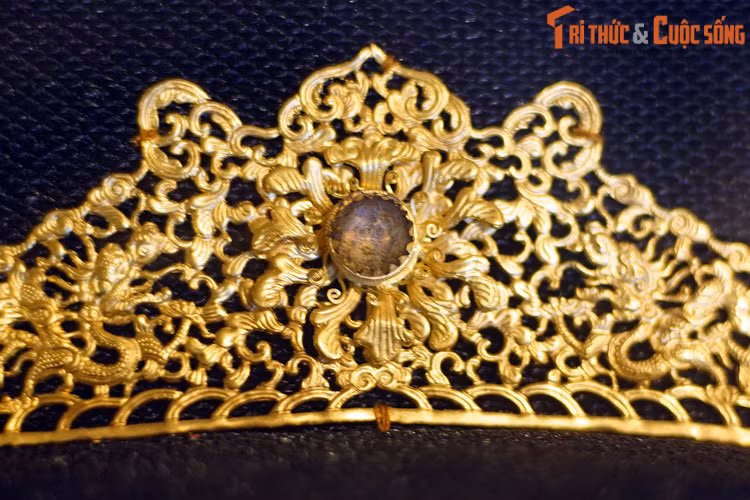 Viên quan có chức tước càng lớn, bác sơn càng được chạm khắc tinh xảo, có thể nạm cả đá ngọc.