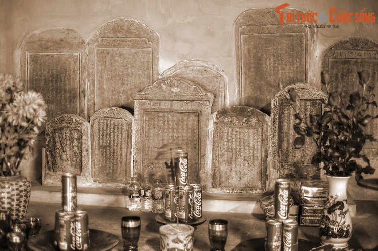 Sau gần một thiên niên kỷ, diện mạo chùa Láng đã nhiều lần thay đổi cùng sự thăng trầm của lịch sử. Nhưng câu chuyện huyền bí về nguồn gốc của ngôi chùa cổ vẫn được lưu truyền từ đời này qua đời khác.