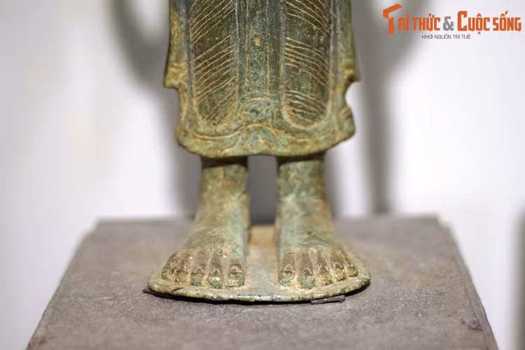 Đây thực sự là một tác phẩm nghệ thuật hoàn hảo, chứng minh cho tài năng của các nghệ nhân Chăm Pa thời kỳ này.