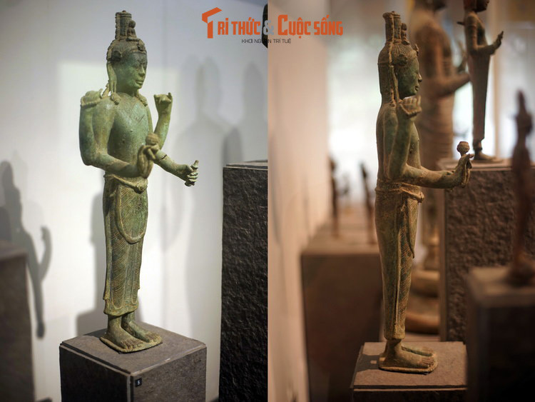 Tượng Avalokitesvara Hoài Nhơn được thể hiện trong tư thế đứng, ngực nở eo thon, mang trang sức ở tai, cổ, bắp tay.