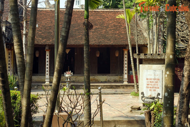 Theo sử sách, chùa Kim Sơn ngày xưa thuộc trại Kim Mã trong vùng Thập Tam Trại, nằm ở phía Tây thành Thăng Long. Nơi này từng là bãi chiến trường ác liệt trong trận cuộc đại chiến giữa quân Tây Sơn và quân Thanh mùa xuân năm Kỷ Dậu 1789.