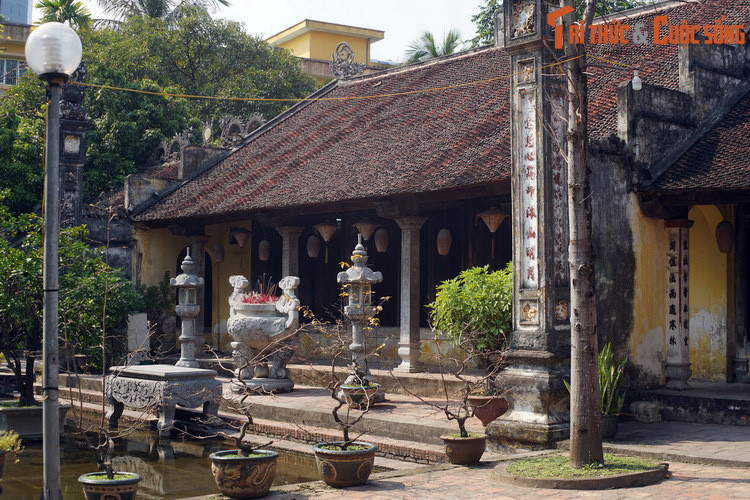 Nằm bên phố Kim Mã, tuyến phố lớn và sôi động bậc nhất quận Ba Đình, chùa Kim Sơn là ngôi chùa cổ nổi tiếng của thủ đô Hà Nội. Không phải ai cũng biết rằng, ngôi chùa này là một di tích lịch sử quan trọng về triều đại Tây Sơn.