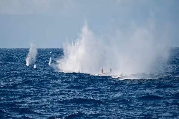 MK-15 Phalanx "phun" mưa đạn về phía đối phương. Nguồn ảnh: Military.