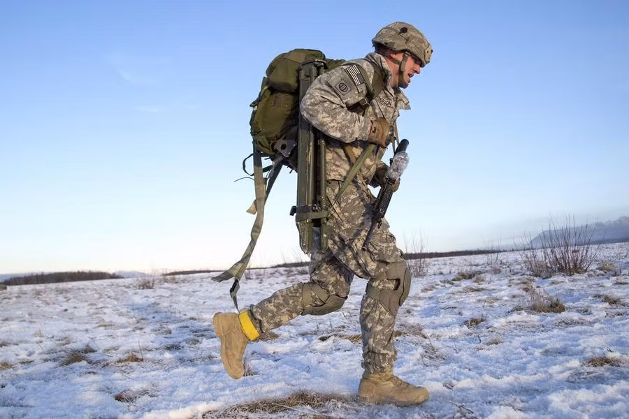 Dù việc sử dụng tàu lượn trong thế chiến hai bị các binh lính và các sỹ quan kêu ca rất nhiều do loại phương tiện này thiếu tính cơ động và cực kỳ dễ đáp... nhầm vị trí. Tuy nhiên từ ý tưởng "thồ hàng" vào tận phòng tuyến địch bằng tàu lượn đó mà ngày nay Mỹ và Nga đã có thể thả được rất nhiều loại khí tài từ trên không bằng dù. Nguồn ảnh: QQ.