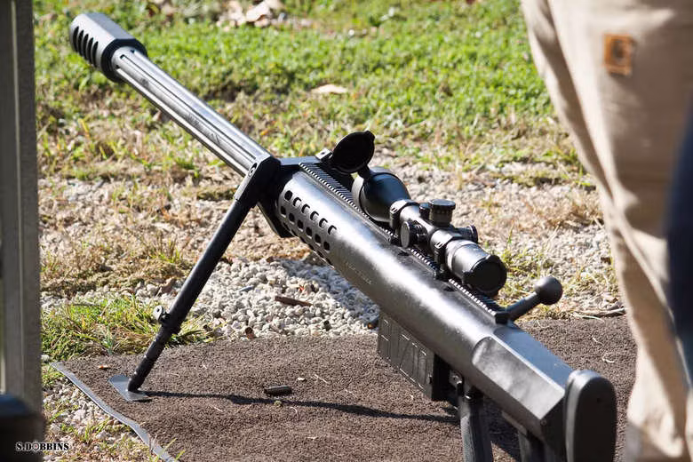 Tuy nhiên những khẩu súng này thường quá cồng kềnh, có trọng lượng quá nặng nên tốn khá nhiều thời gian để triển khai và không có độ cơ động trên chiến trường nên dễ bị bộ binh tùng thiết của đối phương hạ gục đầu tiên. Nguồn ảnh: Funnyjunk.