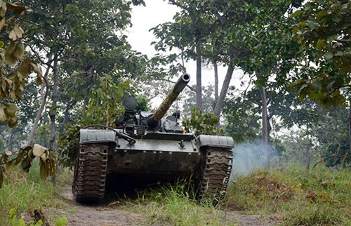 Xe tăng xung trận.