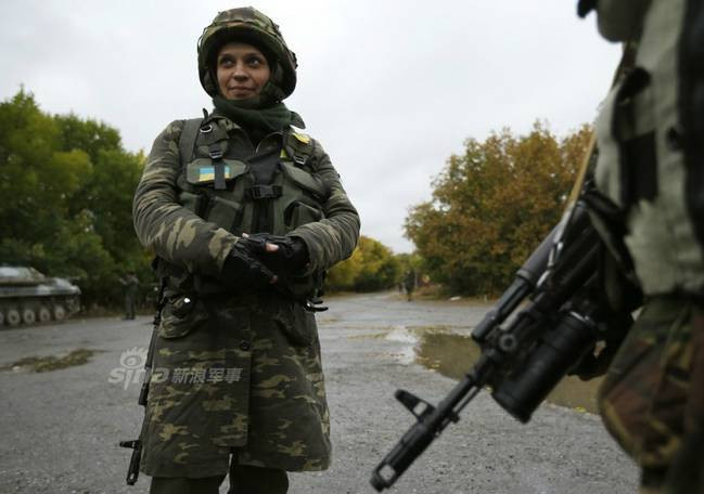Thậm chí còn có rất nhiều cô gái phục vụ trong các lực lượng đặc biệt, lực lượng tinh nhuệ của Ukraine. Nguồn ảnh: Sina.