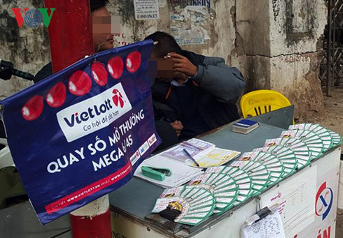 Chua duoc phat hanh tai Ha Noi, ve so Vietlott ban “chui” dat hang-Hinh-4