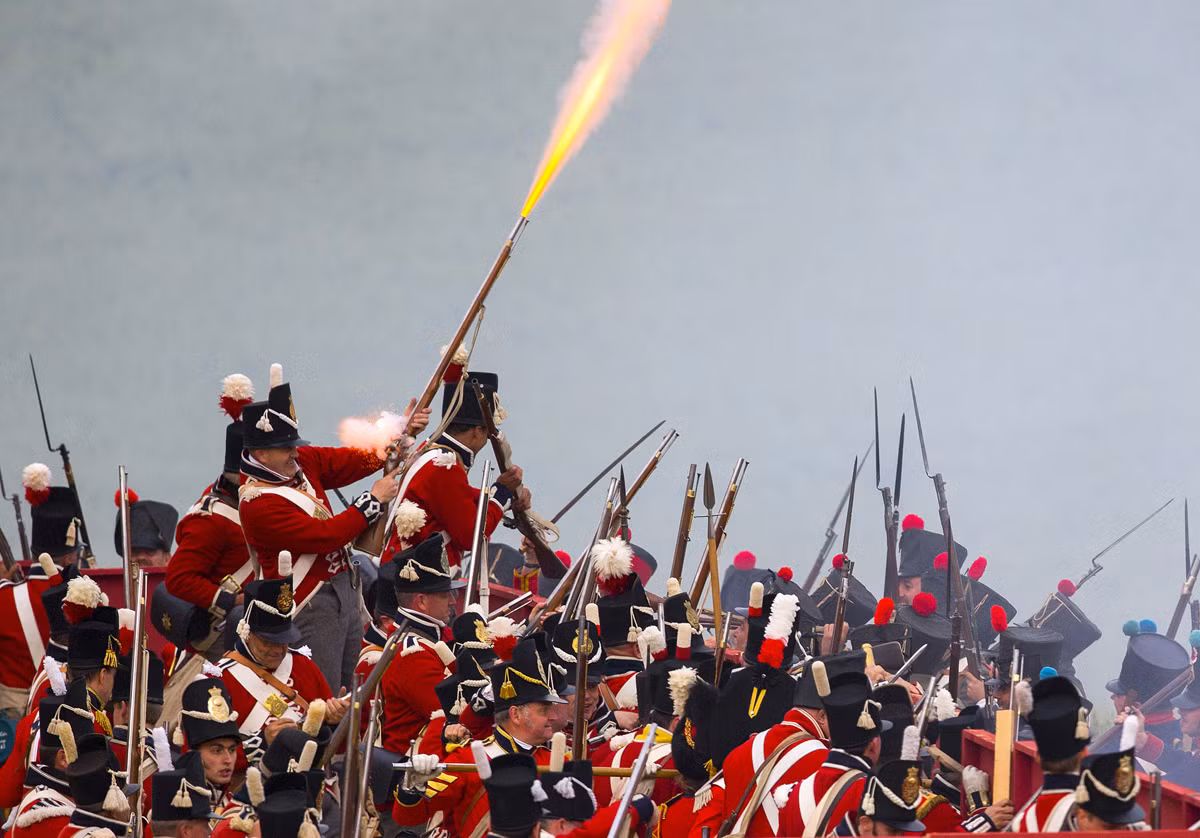 Quân Anh chuẩn bị cho cuộc chiến xáp lá cà. Quân Anh đóng vai trò rất lớn trong chiến thắng của Liên quân ở cuộc chiến tranh Napoleon. Nguồn ảnh: TA.