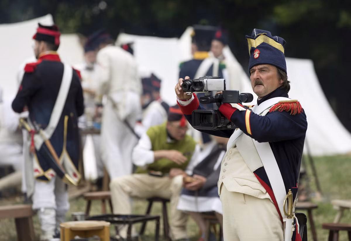 Khung cảnh tái hiện lại cuộc chiến được diễn ra tại đúng Waterloo với sự tham gia của hàng nghìn tình nguyện viên. Nguồn ảnh: TA.