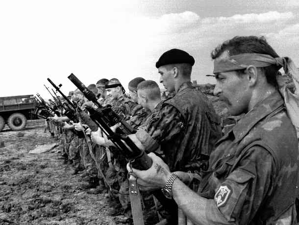 Những đơn vị lính dù Nga trong cuộc chiến tranh Chechnya lần thứ nhất vào năm 1994. Nguồn ảnh: Tass.