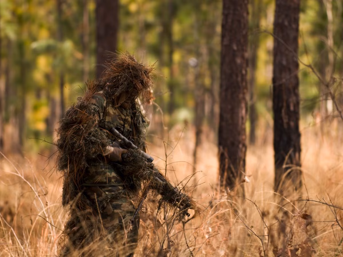 Lực lượng bắn tỉa kiêm tình báo chiến thuật của hai nước cũng giống nhau một cách kỳ lạ. Nguồn ảnh: BI.