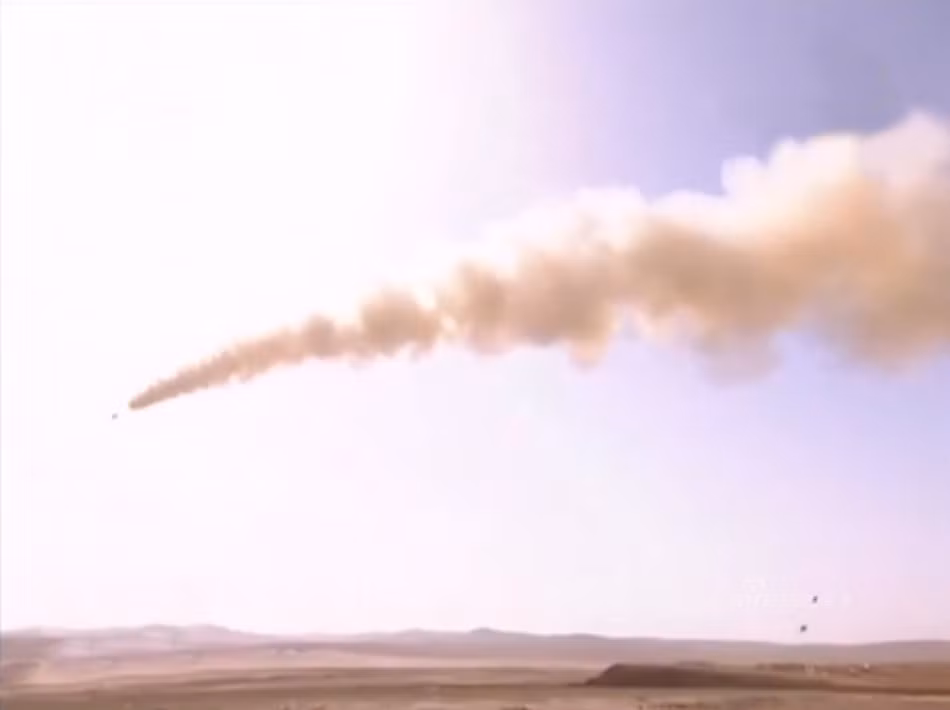 Loại tên lửa hành trình của Pakistan này sử dụng nhiên liệu rocket lỏng và có sải cánh dài 2,67 mét, tốc độ cực đại đạt 880 km/h tương đương với Mach 0,8 (các thông số tốc độ dựa trên lý thuyết do Pakistan công bố). Nguồn ảnh: Sina.