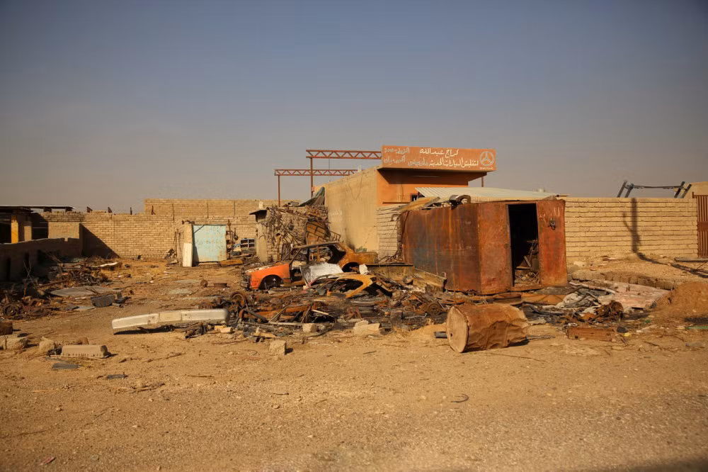 Quy mô của xưởng chế tạo vũ khí của IS khá rộng với nhiều khu vực chịu trách nhiệm sản xuất từng loại vũ khí khác nhau, phần lớn những loại vũ khí được sản xuất ở đây là bom hạng nặng, rocket. Nguồn ảnh: QQ.