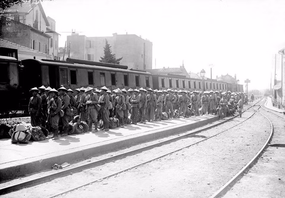 Những người lính An Nam đến từ Đông Dương đã chinh phạt từ chiến trường Algeria ở Bắc Phi cho tới chiến tranh thế giới thứ hai. Nhiều người trong số họ vĩnh viễn không bao giờ trở về nhà được nữa. Nguồn ảnh: Fbhaison.