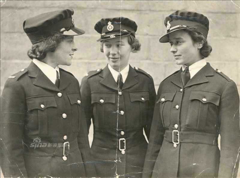 Những nữ sỹ quan Anh. Cho dù ở hậu phương hay ở tiền tuyến những binh sỹ Anh cũng luôn là những người mang dáng vẻ "quý tộc" nhất. Nguồn ảnh: Sina.