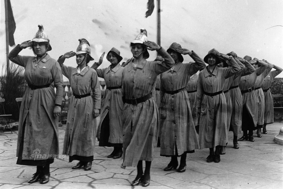 Đội nữ quân nhân của quân đội Italy. Nguồn ảnh: Sina.