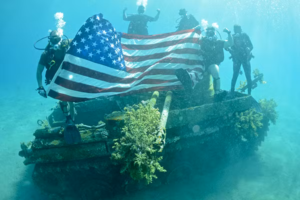 Những thợ lặn này thường được tuyển chọn từ những thành viên trong lực lượng hải quân nên bản thân mỗi người lính trước khi trở thành đặc nhiệm lặn cũng đã được trau dồi về mặt thể chất và tinh thần sẵn từ trước. Nguồn ảnh: Dodlive.