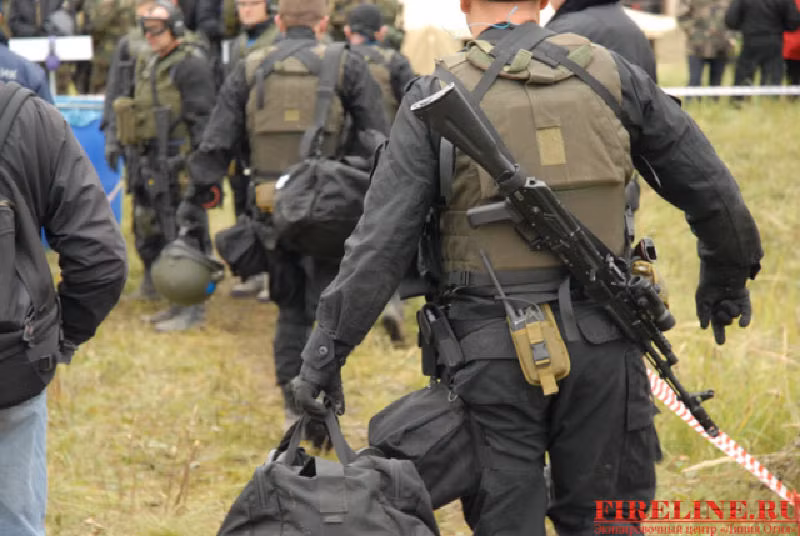 Hiện AK-103 mới chỉ được biên chế chính thức trong Quân đội Nga và Venezuela. Ở các quốc gia khác như Mỹ chỉ xuất hiện AK-103 phiên bản nhái với chất lượng kém hơn hoặc phiên bản hàng "xách tay" được buôn lậu đến Mỹ. Nguồn ảnh: Reddit.