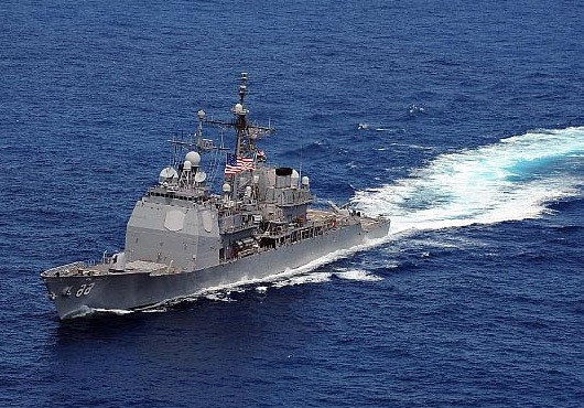 Ngoài USS Hue City (CG-66), Hải quân Mỹ cũng từng đặt tên "Khe Sanh" và "Da Nang" cho tàu đổ bộ tấn công lớp Tarawa được đóng năm 1976. Tuy nhiên, chiếc này khi đưa vào biên chế lại được chuyển thành tên là Peleliu. Do đó, CG-66 trở thành chiếc tàu chiến duy nhất của Hải quân Mỹ mang tên một thành phố của Việt Nam. Nguồn ảnh: Navaltoday.