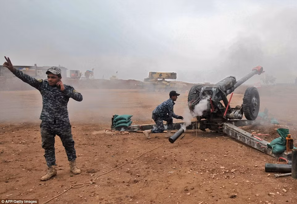 Cuộc chiến của Quân đội Iraq với phiến quân IS đang tỏ ra khá bế tắc và chưa có dấu hiệu gì của một bước ngoặt cho cả hai bên. Nguồn ảnh: Dailymail.