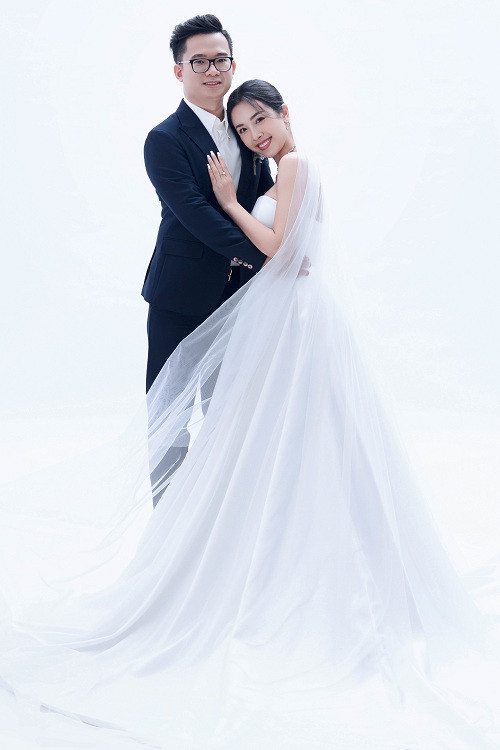 Bộ ảnh cưới của Thúy An được thực hiện trong dịp cuối năm theo 4 phong cách khác nhau.