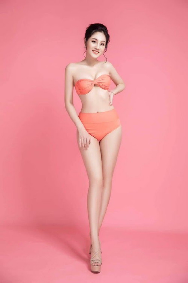 Thuỳ Trang sinh năm 1997, là sinh viên của Học viện Y học Dược Cổ truyền Việt Nam. Để chuẩn bị cho hành trình chinh phục vương miện, 9x đang trong giai đoạn tập luyện catwalk, MC và học thêm ngoại ngữ.