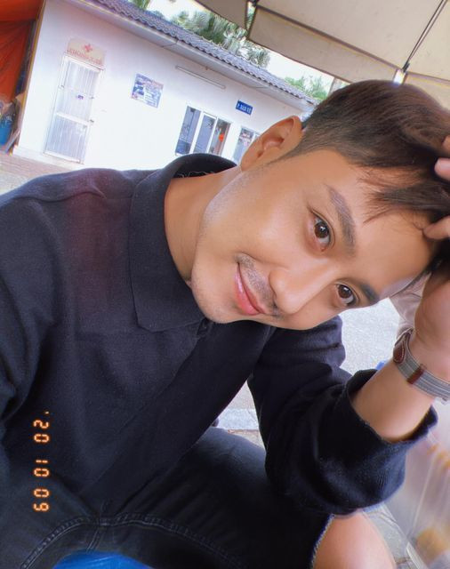 Diễn viên Thanh Sơn thảnh thơi ngày nghỉ cuối tuần.