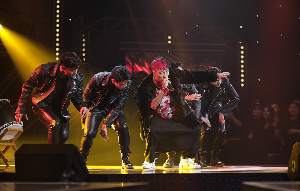  Thành Draw (đội Binz): Thành Draw gây tranh cãi khi có suất vào chung kết Rap Việt. Ở vòng Bứt phá, với bản rap Rồng rắn lên mây, kỹ thuật của Thành Draw không bằng Tez từ đội Wowy nhưng anh vẫn được gọi tên cho vị trí chiến thắng. Tez thể hiện rõ sự nỗ lực, cá tính, phong cách trong khi Thành Draw vẫn thi triển rap trong vòng an toàn của mình.