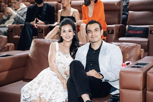 Bên cạnh đó, sống cùng bà xã tại Việt Nam, nam doanh nhân cũng tự trau dồi tiếng Việt để tiện trong việc giao tiếp với gia đình cô.