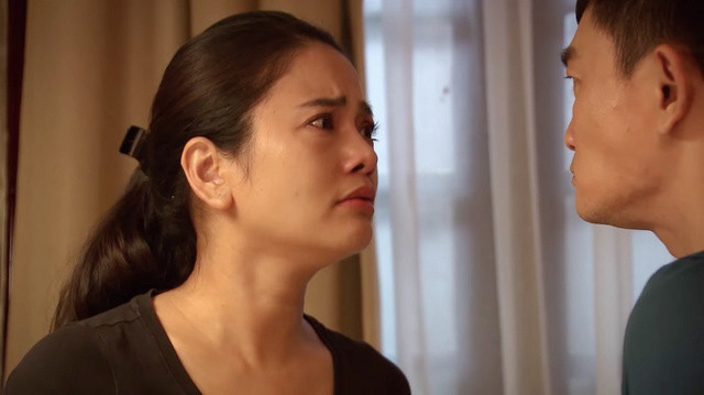 Khan gia buc xuc vai tieu tam cua Thu Quynh trong 