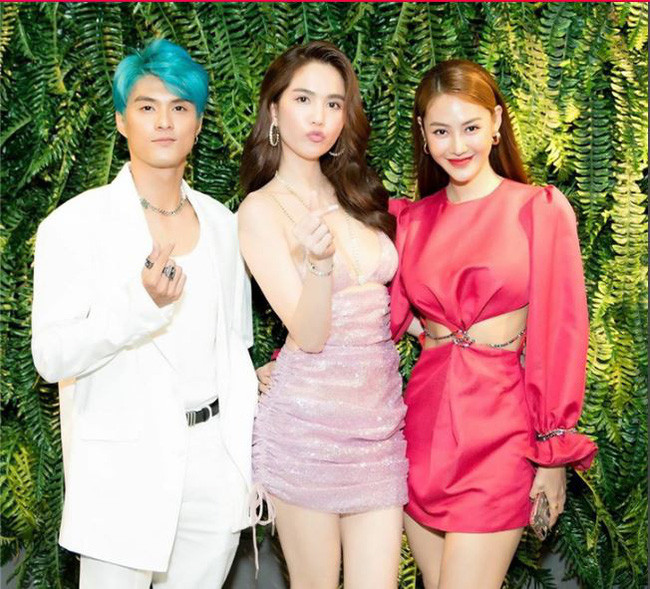 Ở bữa tiệc ăn mừng Instagram đạt 5 triệu followers của Ngọc Trinh, Linh Chi cũng có tấm hình chụp chung với đàn chị. Tuy nhiên sau khi chia sẻ lên mạng xã hội, phần đông khán giả nhận định Ngọc Trinh không được nuột nà như đàn em. Trong khi vẻ ngoài của Linh Chi khá ổn thì "nữ hoàng nội y" lại không được rực rỡ.