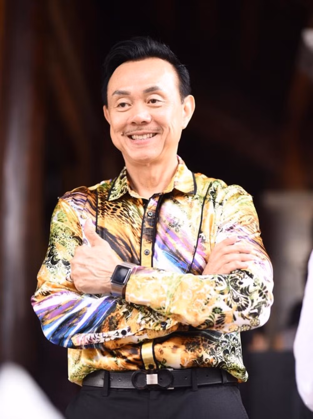 Hoai Linh - Viet Huong khong the theo may bay dua Chi Tai ve My