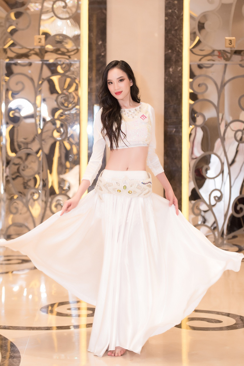 Theo lịch trình, vào đầu tháng 11, 35 thí sinh Hoa hậu Việt Nam sẽ bước vào các phần thi phụ gồm Người đẹp Biển, Người đẹp Thể thao, Người đẹp Thời trang... Chung kết toàn quốc dự kiến được tổ chức vào 20/11.